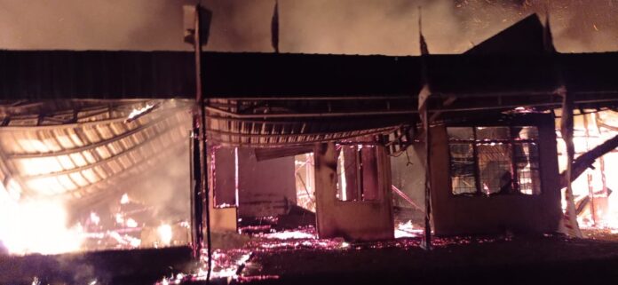 Teks Foto:Tujuh Rumah Terbakar, Dua Warga Terluka di Gunungsitoli