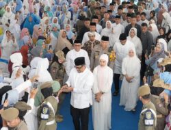 Bersama Ribuan Warga Bobby Nasution Peringati Isra Mikraj di Mesjid Raya Al Mashun