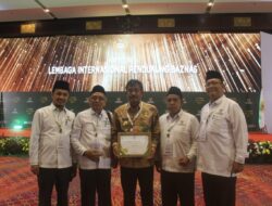 Wali Kota Binjai Amir Hamzah Terima Penghargaan Baznas Award