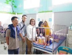 Plt Bupati dan Plt Kadis Kesehatan Labuhanbatu Bantu Anak Pengidap Kelainan Jantung