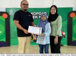 Di Hari Keluarga Nasional,Gojek dan Gramedia Academy Luluskan Ribuan Anak Mitra Driver Kursus Bahasa Inggris