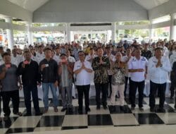 Pemkab Toba Bersama BPJS membagikan 7000 kartu BPJS Ketenaga Kerjaan