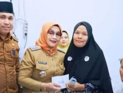 Plt Bupati Labuhanbatu Bagikan Zakat ASN di Kecamatan Bilah Hilir