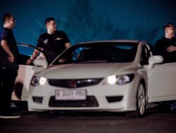 Di The Night Race Show, Bobby Nasution Unjuk Kebolehan Adu Kecepatan dengan Putra Ijeck