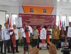 KPUD Toba Lakukan Pengundian Nomor Urut, Paslon Petahana Poltak Sitorus dan Anugerah Puriam Naiborhu Dapat Nomor Urut 1