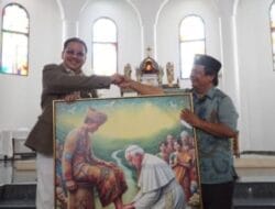 Kedatangan Paus Fransiskus ke Indonesia Disambut Lukisan Denny JA, Perkuat Hubungan Bilateral Indonesia Vatikan
