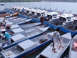 Perahu Fiber Buatan AMANAH Bantu Nelayan Lebih Irit BBM
