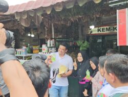 Bobby Nasution Belanja Sambil Tinjau Pasar Kabanjahe, Pedagang : Gubernur Kami Ganteng Banget