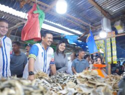 Gandeng Istri Kahiyang Ayu, Bobby Nasution Tinjau dan Berbelanja di Pasar Gunungsitoli