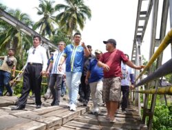 Tinjau Jembatan Papan dan Serap Aspirasi Masyarakat Nias Barat, Bobby Nasution Diyakini Jadi Solusi