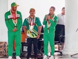 Disdikpora Toba Serahkan Tali Asih Kepada Atlet Ber Prestasi di PON Sumut-Aceh 2024