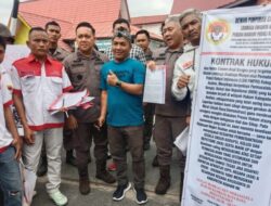 Puluhan Massa LSM PMPRI Geruduk Kantor Kejaksaan Negeri Asahan