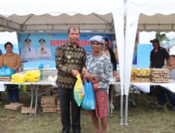 Wakil Bupati Toba Buka Pasar Murah di Borbor