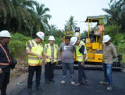 Wakil Bupati Kabupaten Asahan Tinjau Pelaksanaan Peningkatan Infrastruktur Jalan 