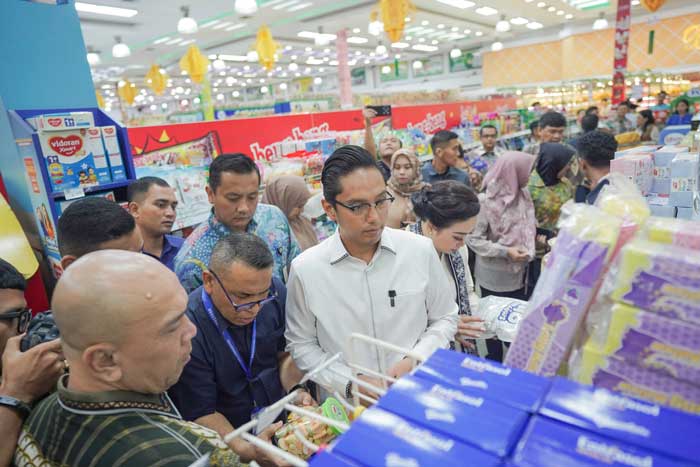 Tinjau Brastagi Supermarket dan Temukan Permen Tidak Jelas Tanggal Kedaluarsanya, Rico Waas: Tarik Dulu, Dicek Betul! 