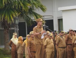 Pimpinan Apel Gabungan Pasca Cuti Lebaran Idul Fitri, Walikota Tebingtinggi Ajak ASN Wujudkan Visi Misi