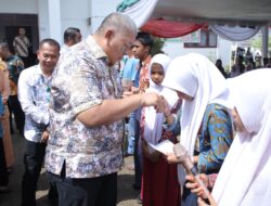Bupati Asahan Serahkan BPJS Kesehatan Gratis dan KIP Kepada Masyarakat di 4 Kecamatan