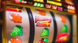 Pemerintah Tindak Tegas Modus Judi Daring dalam Ruang Digital  Saat Demo Ricuh