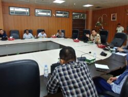 DPRD Medan Tutup Akses Jalan di Depan Pintu Tol Bandar Selamat untuk Atasi Kemacetan
