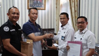 RRI Gunungsitoli Berikan Bantuan Radio DRM kepada Polres Nias untuk Perkuat Komunikasi Tanggap Bencana