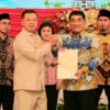 Serahkan Sertipikat di Sulut, Menteri Nusron Komitmen pada Era Presiden Prabowo PR di Bidang Pertanahan Harus Selesai