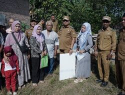 Wakil Bupati Asahan Salurkan Bantuan Kemensoa Untuk Keluarga Terdampak Angin Kencang
