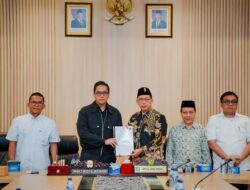 Paripurna DPRD Medan, Rico Waas Ikuti dan Dengarkan Pemandangan Umum Fraksi-fraksi Atas Ranperda Perubahan APBD Secara Daring