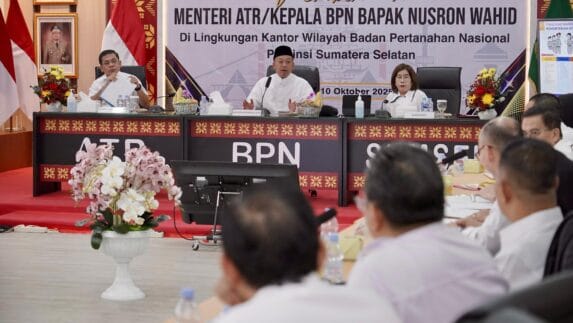Pembinaan di Kanwil BPN Provinsi Sumsel, Menteri Nusron Tekankan Layanan Pertanahan yang Adaptif bagi Generasi Muda