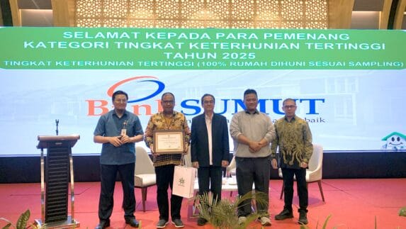 Bank Sumut Raih Penghargaan Keterhunian 100 Persen dari BP Tapera