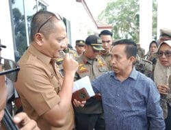 Warga Gang Setia Demo Kantor Bupati Asahan, Minta Tembok Yayasan Maitreyawira Dibongkar