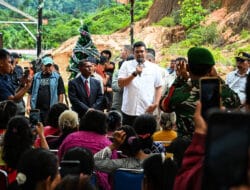 Tinjau Lokasi Paling Terdampak Banjir dan Longsor di Tapanuli Tengah, Gubernur Bobby Nasution Pastikan Rumah dan Infrastruktur akan Dibenahi