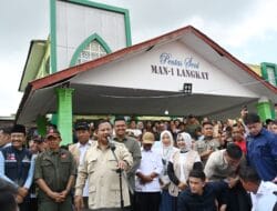 Tinjau Lokasi Pengungsian Langkat,Prabowo Pastikan Terus Pantau Pemulihan Bencana di Sumut