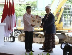 Serahkan Sertipikat Tanah Wakaf, Dirjen PPTR Kementerian ATR/BPN: Agar Pembangunan Pesantren Al-Khoziny Berjalan Tertib
