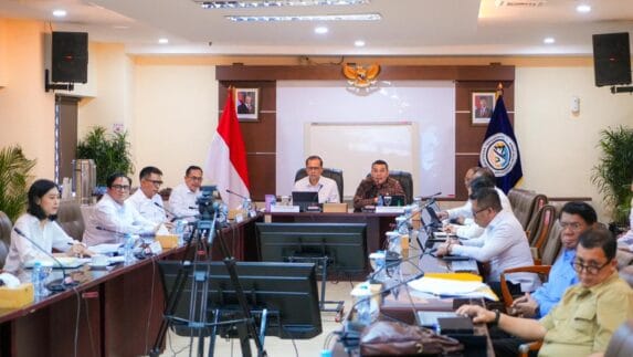 Tindak Lanjuti Penyelesaian Lahan Transmigrasi di Muaro Jambi, Wamen Ossy: Harus Hati-hati dan Sesuai Ketentuan Hukum