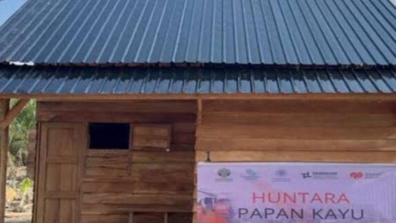 Pemanfaatan Kayu Hanyutan Percepat Pembangunan Hunian Sementara di Aceh dan Sumut