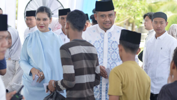 Gubernur Sumut Bobby Nasution Gelar Open House Idulfitri, Ribuan Warga Padati Rumah Dinas