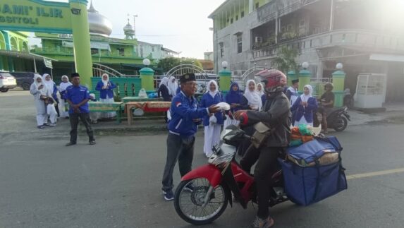 DPD PAN Gelar Pembagian Takjil