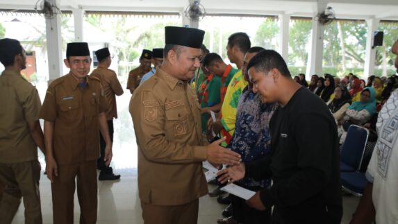 Rianto SH, M. A. P Bersama BAZNAS Kabupaten Asahan Menyalurkan ZIS