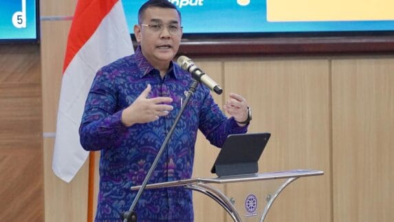 Bicarakan Digitalisasi Layanan Pertanahan di Universitas Udayana, Wamen Ossy: Bukan Sekadar Ganti Dokumen Kertas ke Digital