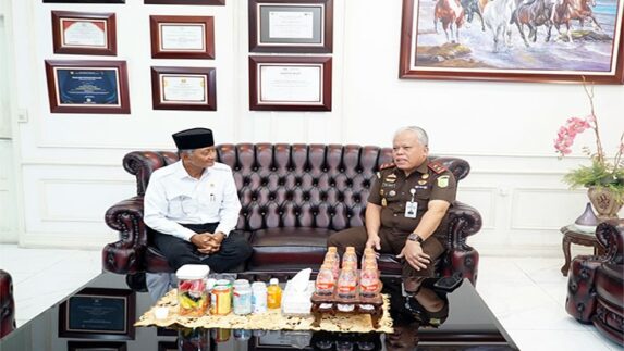 Kejatisu Sampaikan Dukungan Pemulihan dan Rehabilitasi Sumut Pasca Bencana di Kunjungan Meteri PU RI di Kejati Sumut