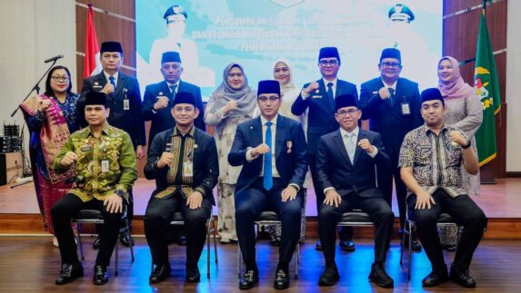 Lantik Empat Pejabat Tinggi Pratama, Rico Waas Tekankan Jabatan Harus Diemban dengan Ikhlas