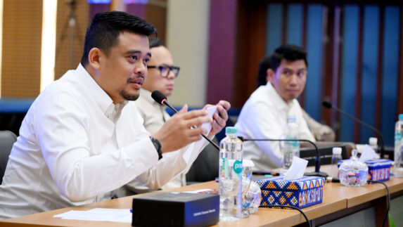 Gubernur Bobby Nasution Harapkan Kunker DPR RI Berdampak Positif bagi Pengembangan Bank Sumut