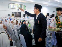 Tepung Tawar Warnai Pelepasan Calon Jemaah Haji Medan, Rico Waas Sampaikan Pesan Menyentuh