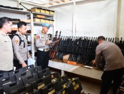 Div Propam Polri Bersama Slog Mabes Polri Pemeriksaan Senpi Organik di Polres Nias