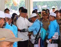 Pemko Tebingtinggi Lepas Keberangkatan 82 Jemaah Haji Menuju Tanah Suci 