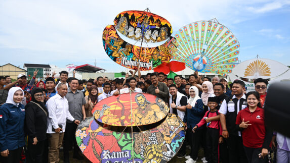 Festival Layang-Layang Piala Gubernur Dibuka, Bobby Nasution Ingin Jadi Daya Tarik Wisata Sumut
