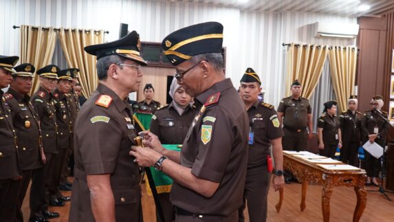 Kajati Sumut Lantik Wakajati, Asisten Tindak Pidana Umum Hingga 7 Kepala Kejaksaan Negeri Di Sumut.