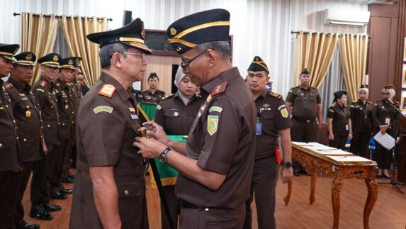 Kajati Sumut Lantik Wakajati, Asisten Tindak Pidana Umum Hingga 7 Kepala Kejaksaan Negeri Di Sumut.