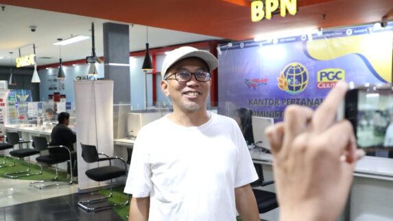 Dulu Mengira Rumit, Kini Pensiunan PNS Mantap Urus Sertipikat Tanah Sendiri