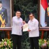 DKI Jakarta HUT ke-499, Wamen Ossy Serahkan 499 Sertipikat ke Gubernur Pramono Anung